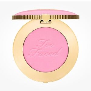 Too Faced Cloud Crush Blurring Blush in Candy Clouds Diffused Matte .17 oz